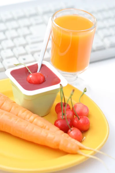 Snack in the office — Stock Photo, Image