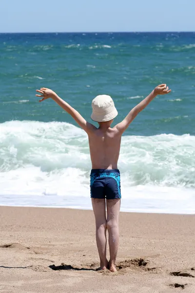 Летний Мальчик Пляже Расслабление — стоковое фото