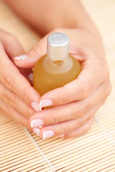 Beautiful Female Hands Bottle Massage Oil Beauty Treatment — Stock Photo, Image