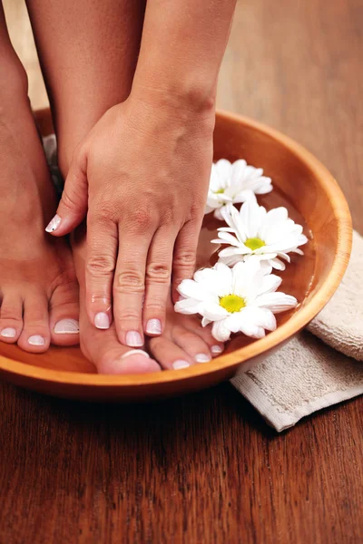 Relaxing Bath Feet Beauty Treatment — Stock Photo, Image