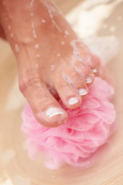 Ayaklar Güzellik Bakımı Için Rahatlatıcı Banyo — Stok fotoğraf