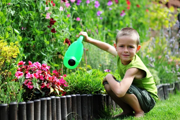 Pequeno jardineiro — Fotografia de Stock