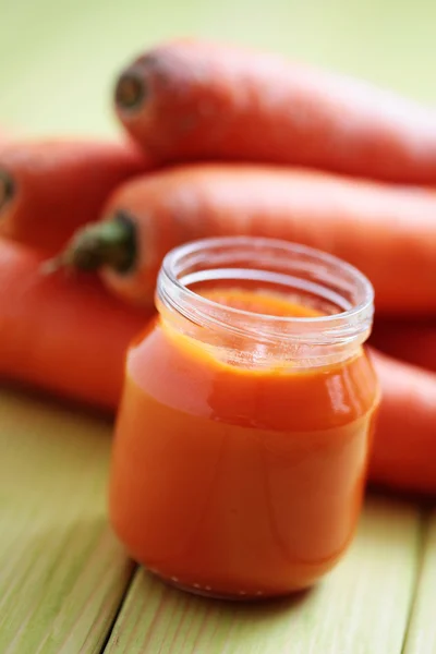 Aliments pour bébés - carotte — Photo