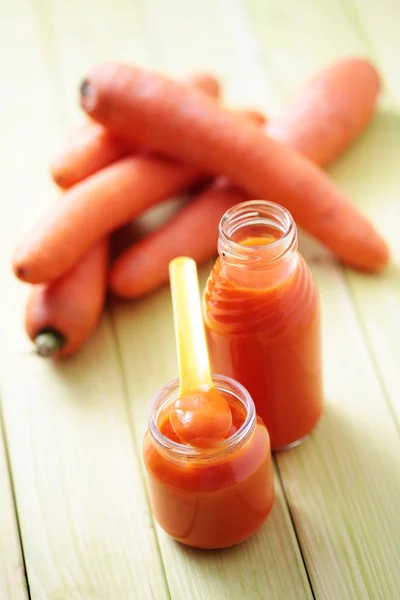 Aliments pour bébés - carotte — Photo