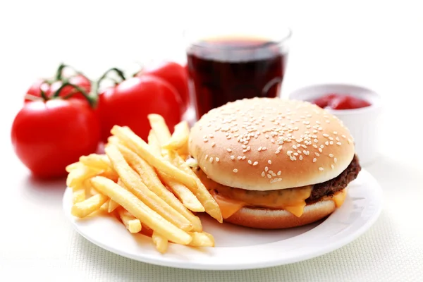 Hora Almoço Cheeseburger Batatas Fritas Alimentos Bebidas — Fotografia de Stock