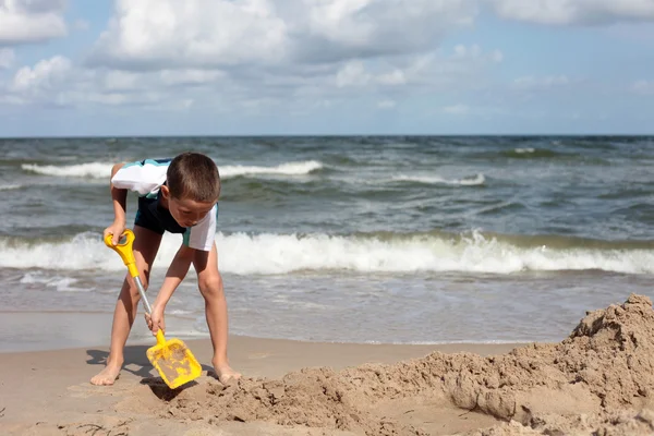 Zabawa na piasku — Zdjęcie stockowe