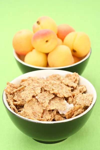 Musli and apricots — Stock Photo, Image