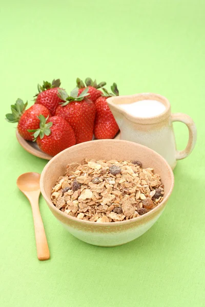 Healthy breakfast - musli and strawberries — Stock Photo, Image