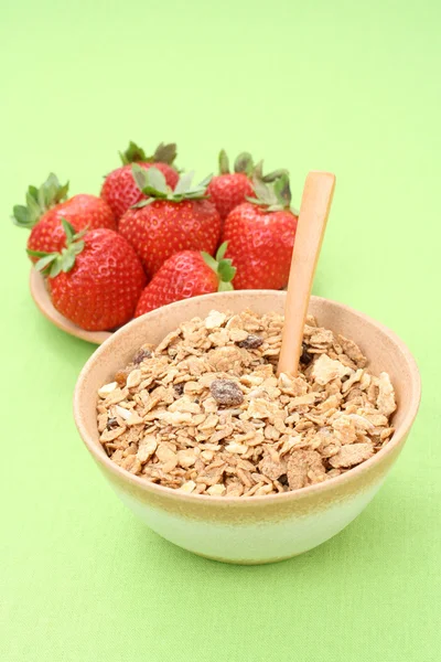 Healthy breakfast - musli and strawberries — Stock Photo, Image