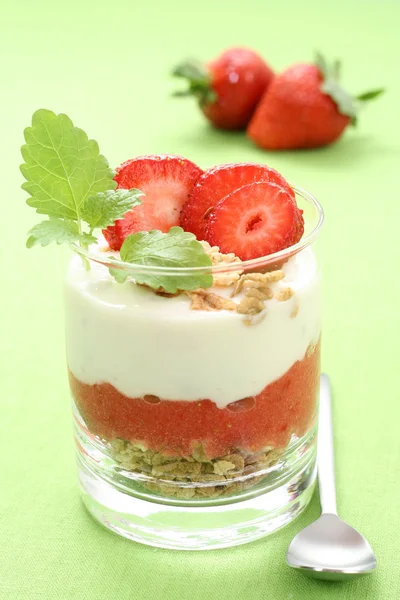 Copo Delicioso Iogurte Musli Morangos — Fotografia de Stock