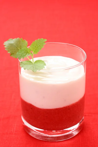 美味的草莓甜点 Glass — 图库照片