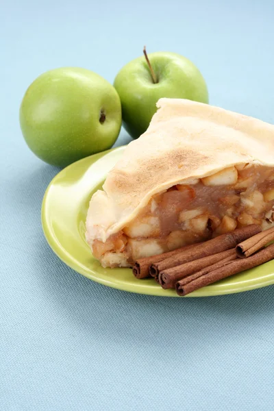 Stock image plate of apple pie with fresh fruits