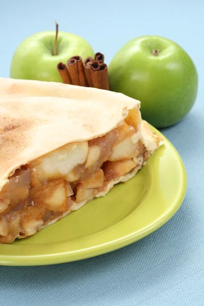 stock image plate of apple pie with fresh fruits