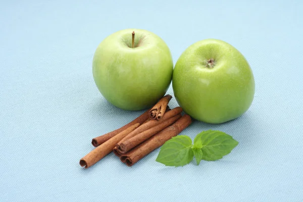 苹果和肉桂 — 图库照片