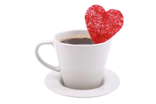 杯咖啡与孤立白底红色的心 — 图库照片