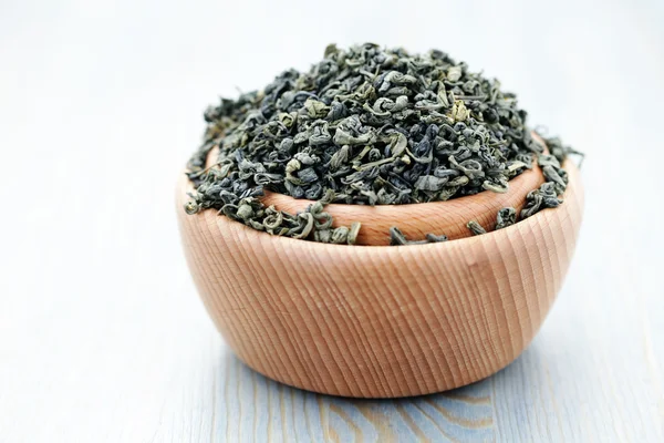 Миска Сухого Зеленого Чайного Листя Час — стокове фото