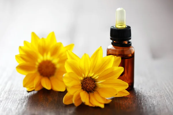Flower essential oil — Stock Photo, Image