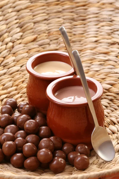 Дві Склянки Шоколадного Крему Смачний Десерт — стокове фото