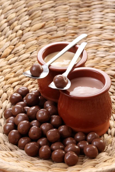 Két Pohár Csokoládé Krém Finom Desszert — Stock Fotó