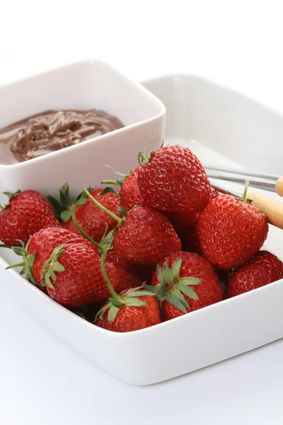 Kom Van Warme Chocolade Verse Aardbeien — Stockfoto