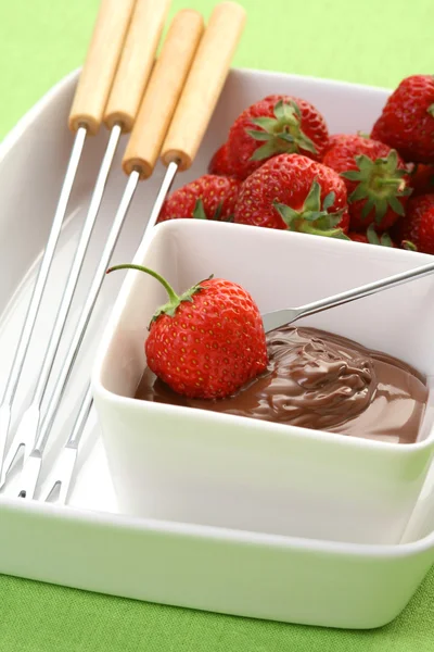 Schokoladenfondue und Erdbeeren — Stockfoto