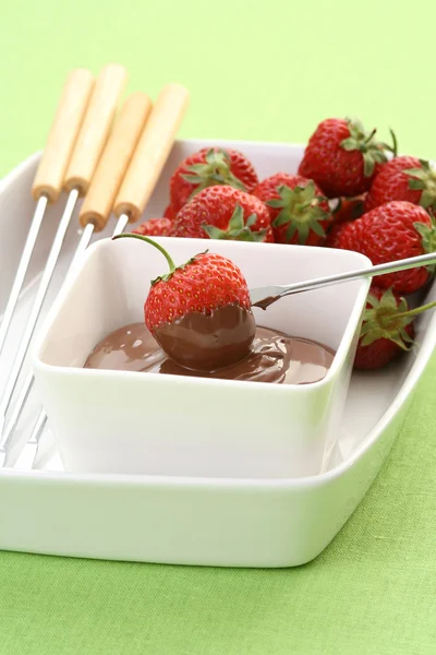 Czekoladowe fondue i truskawki — Zdjęcie stockowe