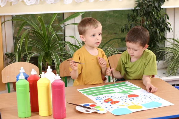 Preschoolers and painting — Stock Photo, Image