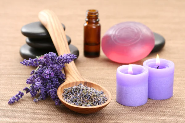 Aromaterapia con lavanda —  Fotos de Stock