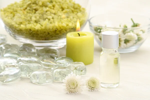 Aromatic Oil White Flowers Bath Salt — Stock Photo, Image
