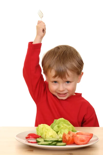 三岁男孩和新鲜蔬菜上白色隔离板 — 图库照片