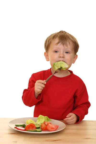 三岁男孩和新鲜蔬菜上白色隔离板 — 图库照片