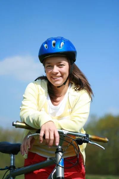 Mujer Joven Bicicleta Romper — Foto de Stock