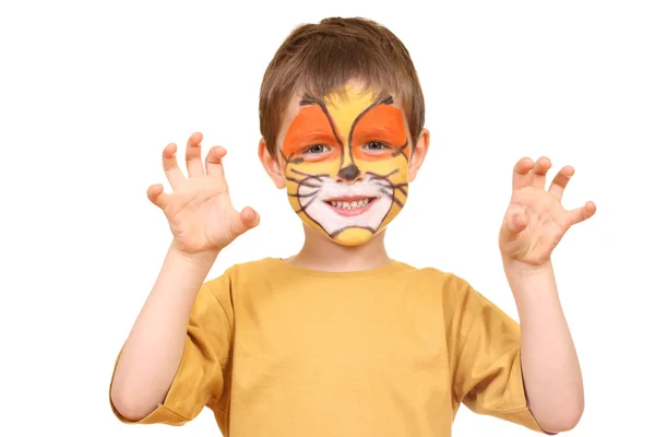 五岁男孩被绘脸上白色隔离 — 图库照片