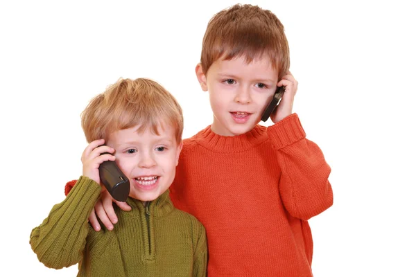 Fem Och Tre Gamla Pojkar Pratar Mobiltelefon Isolerad Vit — Stockfoto