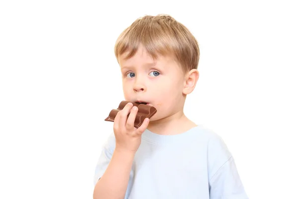 Трирічні Хлопчики Шоколадом Ізольовані Білому — стокове фото