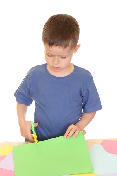 Menino Cinco Anos Cortando Papper Isolado Branco — Fotografia de Stock