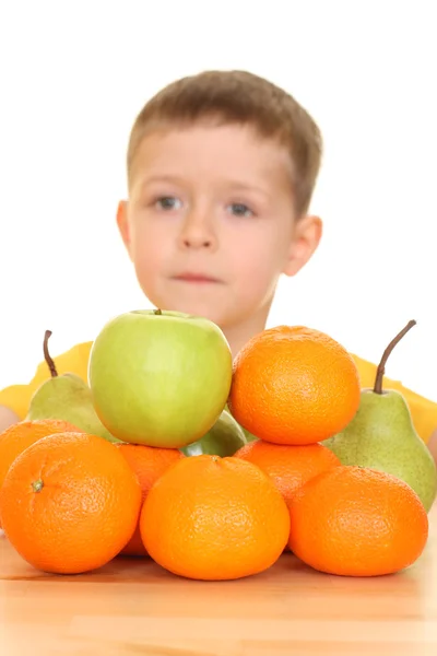 Niños y frutas —  Fotos de Stock