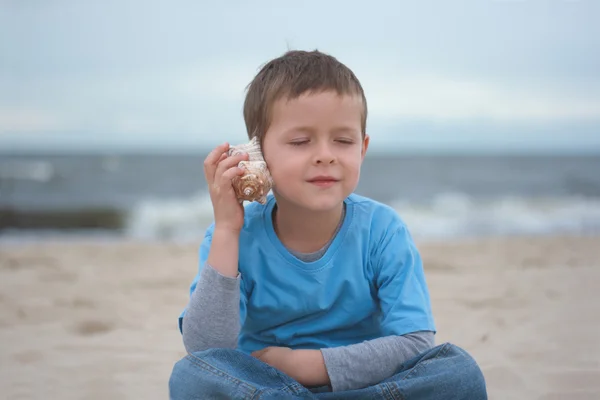 Five Years Old Boy Shell Beach — Stock Photo, Image