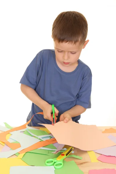 Niño Cinco Años Cortando Papper Aislado Blanco —  Fotos de Stock