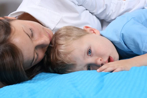 Mother Three Years Old Boy Bed — Stock Photo, Image