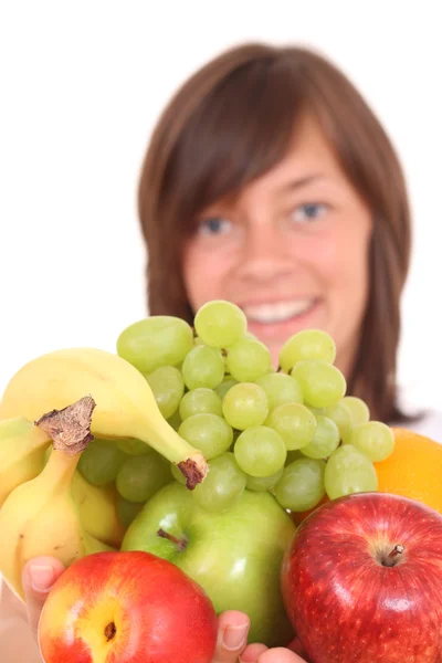 Vrouw en vruchten — Stockfoto