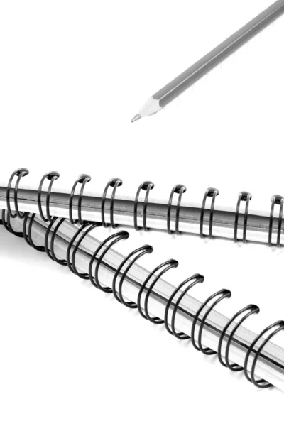Spiral defterleri ve kalem — Stok fotoğraf