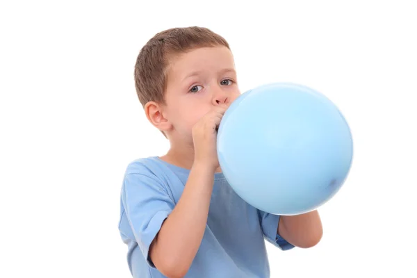 Yıl Yaşlı Çocuk Balonu Üfleme Üzerine Beyaz Izole — Stok fotoğraf
