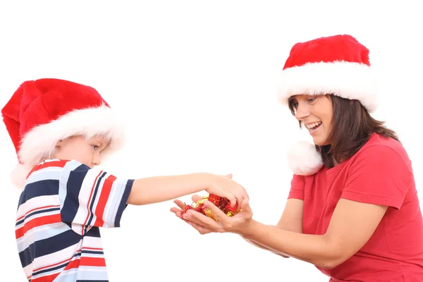 Mutter Und Jähriger Sohn Amüsieren Sich Weihnachtsmützen Isoliert Auf Weißem — Stockfoto