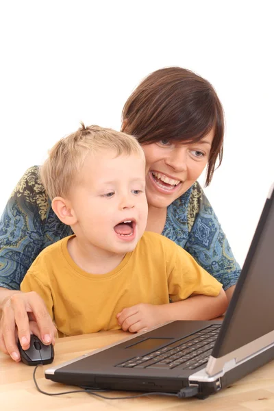 Madre Anni Figlio Divertirsi Con Gioco Computer Isolato Bianco — Foto Stock