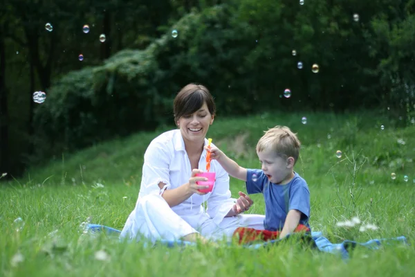 Family Bubbles Relaxing — Stock Photo, Image