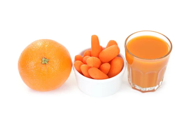신선한 음식과 음료와 당근과 오렌지 주스의 — 스톡 사진