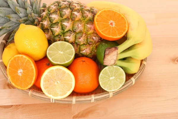 Basket Fresh Delicious Citrus Fruits — Stock Photo, Image