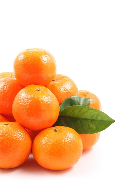 Pile Fresh Tangerines Isolated White — Stock Photo, Image