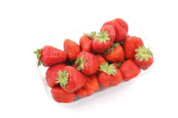 Box Mit Frischen Und Leckeren Erdbeeren Isoliert Auf Weiß — Stockfoto